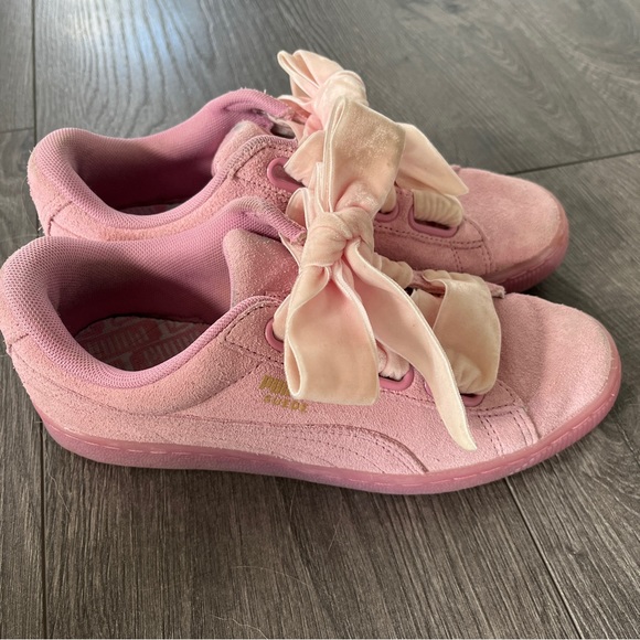 Pink PUMA Basket Heart sneakers with bows | 6.5 - Picture 4 of 9